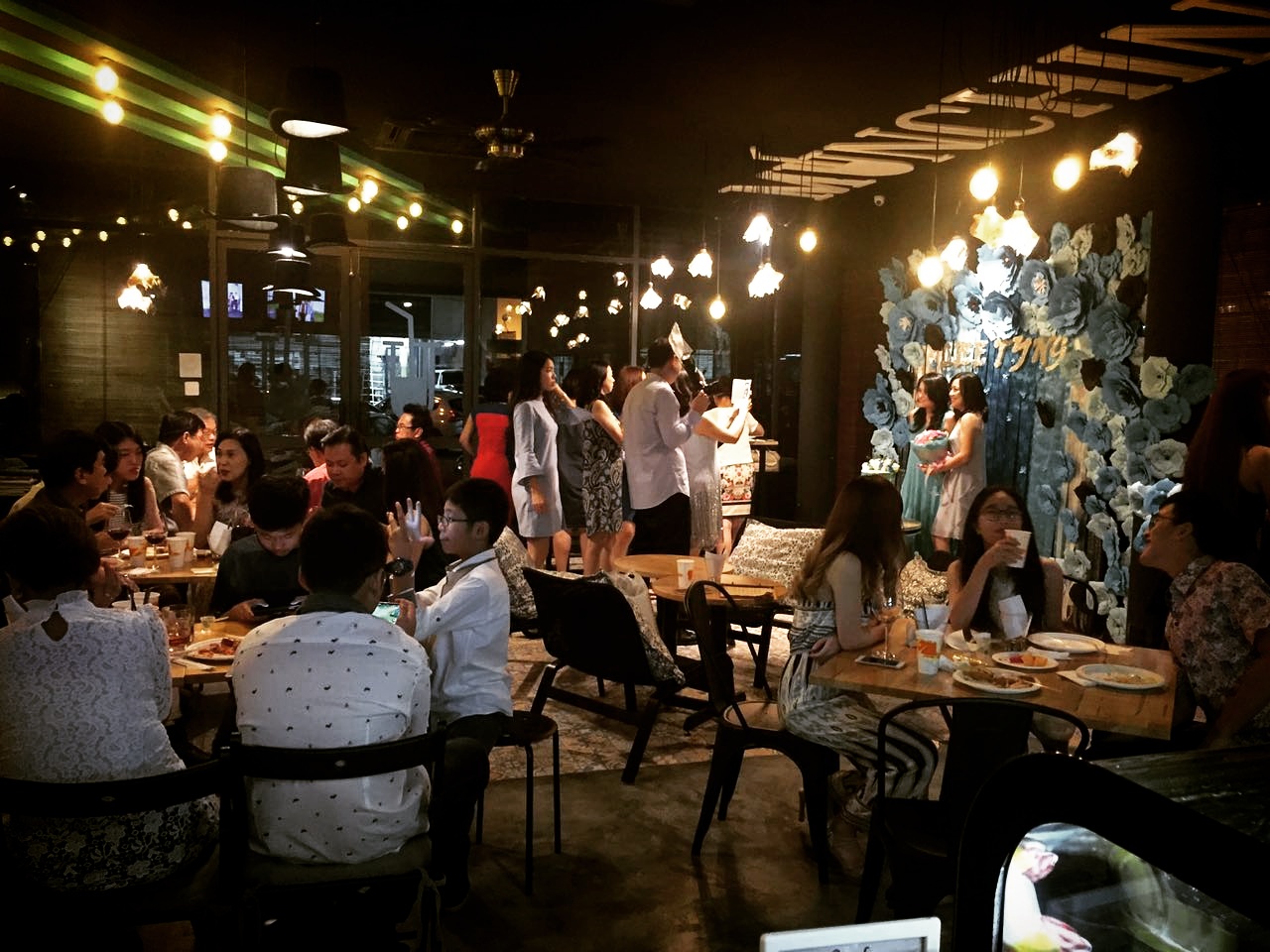 Bring a mob to munching mob café in Bukit Jalil! - 1Twenty80